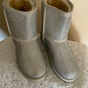 Bamboo boots size 7